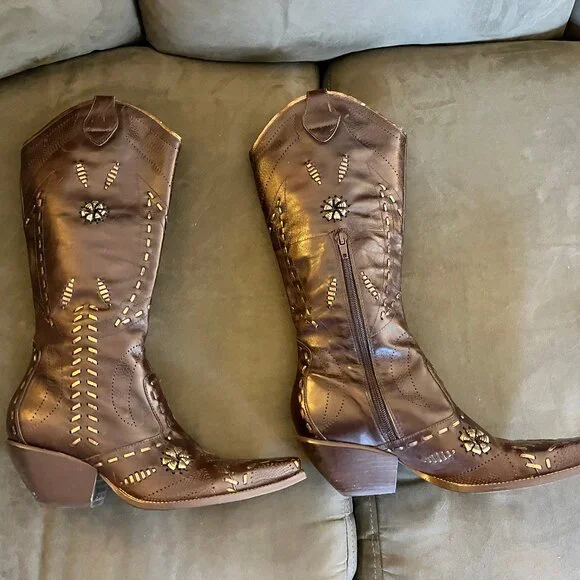 BCBG Leather Cowboy Boots Size 7 - Picture 3 of 16